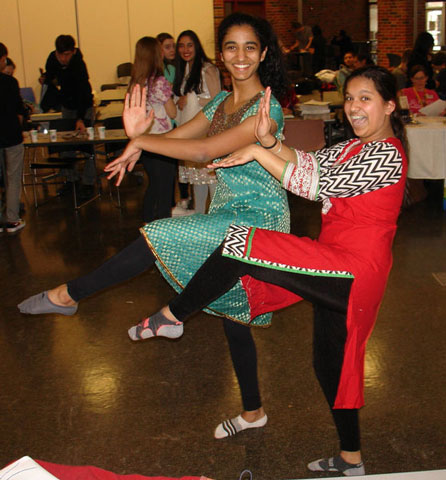 Deejay Shetty and Aayana Anany do a classical Indian dance.