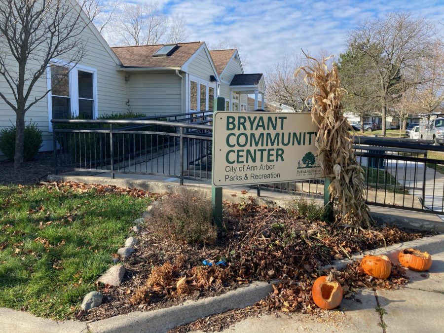 Bryant+Community+Center+has+been+serving+as+a+food+pantry+for+local+residents.