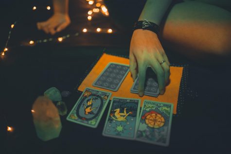 Psychic experts say that most readings have been requested out of uneasiness about effects of the pandemic, rather than the virus itself. Photo from Pexels.com free use.