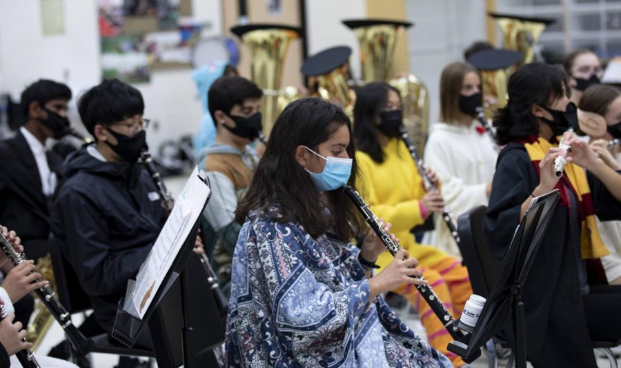 Pioneer bands rehearse at Skyline before their All Hallows concert (Image courtesy of Sabine Gabaron).