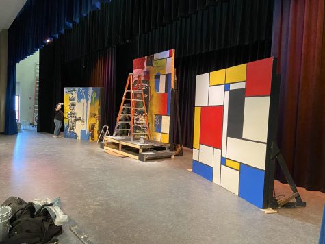 PTG students work on the set of Romeo and Juliet.